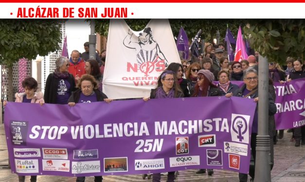 Numerosos vecinos se unen a la manifestación de la Asamblea Feminista 7N en la conmemoración del Día Internacional Contra la Violencia de Género