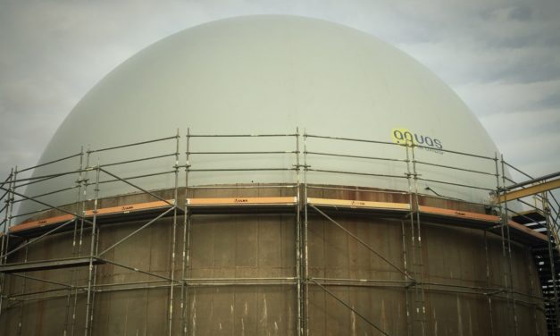 Instalación de una nueva cúpula gasométrica en la depuradora de Alcázar