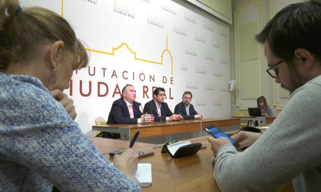Caballero expresa su apoyo a FERCATUR, pide colaboración institucional e insta al Gobierno de España que apoye al sector de la caza