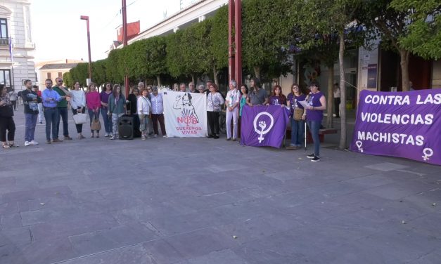 Concentración en la Plaza de España para reclamar más presupuesto y compromiso ante la violencia de género