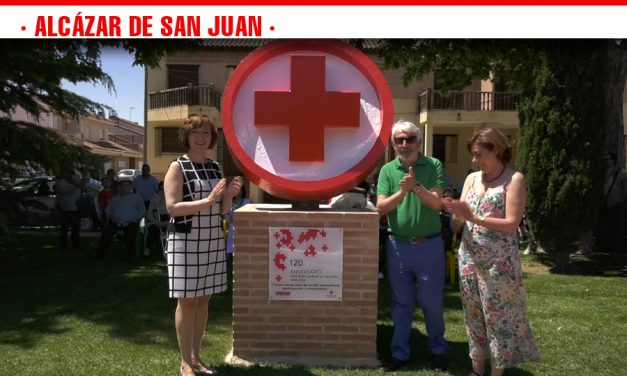 Inauguración del monolito querinde homenaje al 120 aniversario de Cruz Roja en Alcázar de San Juan