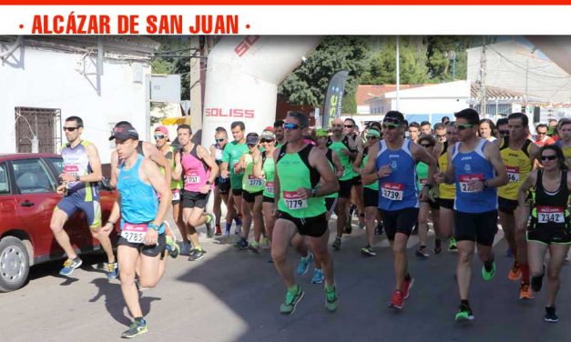 La V edición de la carrera urbana ‘Subida a los molinos’ de las fiestas del barrio El Porvenir triplica la participación alcanzando los 150 corredores