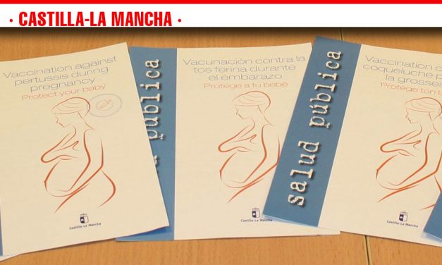 El Gobierno regional distribuye dípticos informativos en varios idiomas para informar sobre los beneficios de la vacunación de la tos ferina en mujeres embarazadas