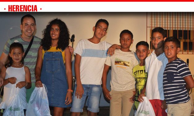 El alcalde recibe a los 7 niños saharauis que pasarán sus vacaciones en Herencia