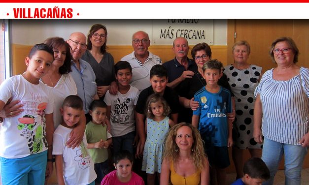 Abuelos y nietos compartieron actividades en la Piscina para celebrar el Día del Abuelo