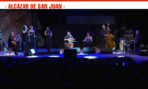 El Auditorio Corazón de La Mancha colgó el cartel de completo ante la respuesta masiva de un público deseoso por disfrutar del concierto de La Camerata Cervantina