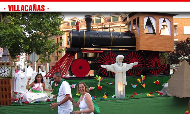 La carroza de la peña Ausentes ganó el Desfile-Concurso de Carrozas de Villacañas
