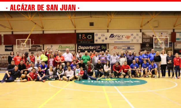 Entrega de trofeos a los participantes de Alcázar, Tomelloso  y Consuegra en el IV Encuentro Deportivo 2018