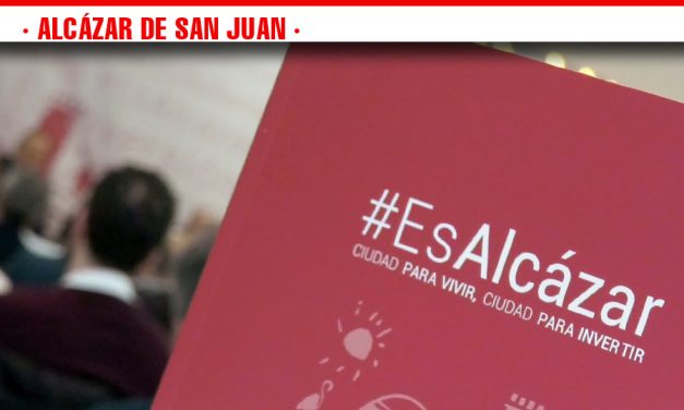 Alcázar de San Juan presenta la nueva Guía de la ciudad en el I Foro Empresarial que ha reunido a empresarios de toda la región
