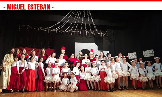 La Escuela Municipal de Danza sorprendió al público con “El maravilloso regalo de la Navidad”