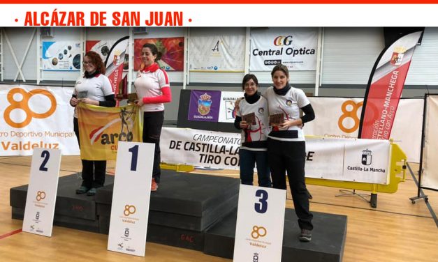 Las alcazareñas Eva Fernández y Mercedes Orduña, terceras en el X Campeonato de Arco Tradicional y Desnudo de Sala
