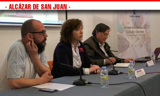 Casi un centenar de profesionales y aficionados asisten a las Jornadas de Educación Ambiental en Alcázar de San Juan