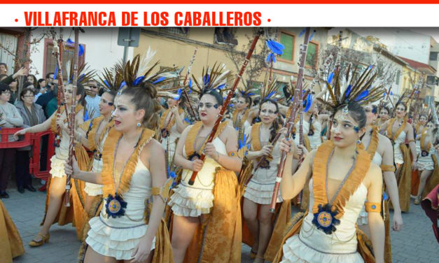 Villafranca de los Caballeros se viste de fiesta en el Gran Desfile de Comparsas y Carrozas del Carnaval