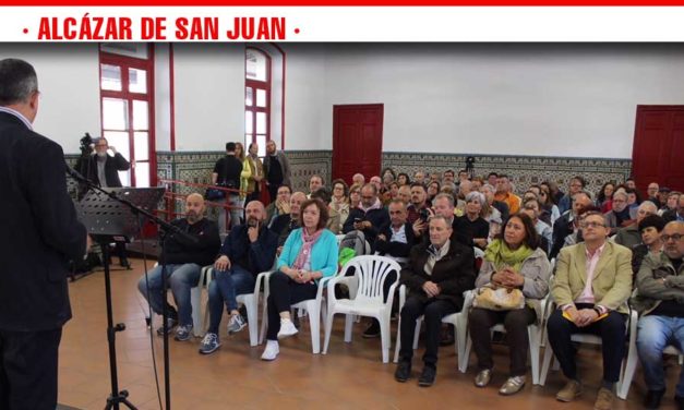 La asociación de Amigos de Miguel Hernández realizó en Alcázar de San Juan un tributo al poeta