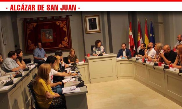 La XI Corporación Municipal de Alcázar celebró su primer pleno para aprobar cuestiones básicas de funcionamiento