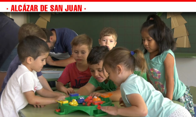79 niños disfrutan de un ocio alternativo combinado con el aprendizaje de inglés en la Escuela de Verano de Alcázar de San Juan