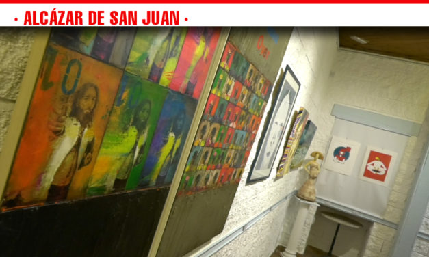 Fotografía, pintura y escultura de doce artistas alcazareños en la nueva sala de exposiciones del Café Monago