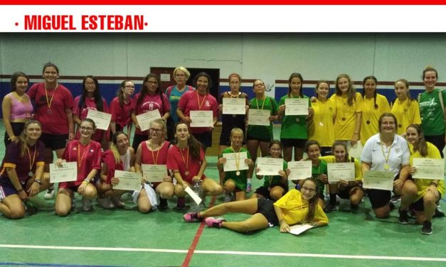 Mujeres de todas las edades participaron en el I Torneo de Fútbol Sala Femenino de Miguel Esteban