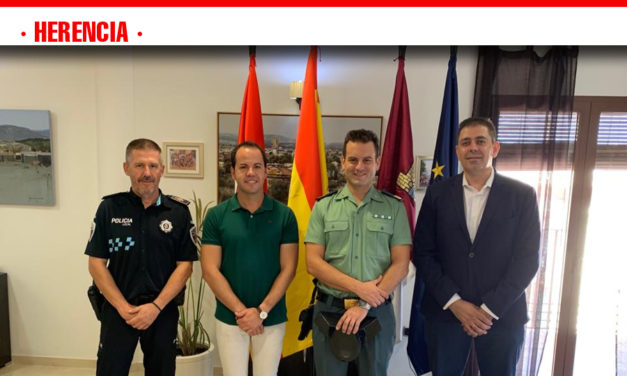 La Guardia Civil honra a su patrona arropada por el calor y afecto de los herencianos