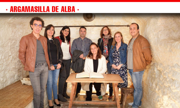 Tània Balló muestra en Argamasilla de Alba parte del proyecto que está realizando sobre ‘Las Sinsombrero’