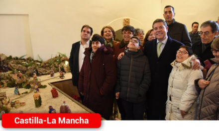 El belén de APANAS ya puede visitarse en el Palacio de Fuensalida como un elemento más de su decoración navideña