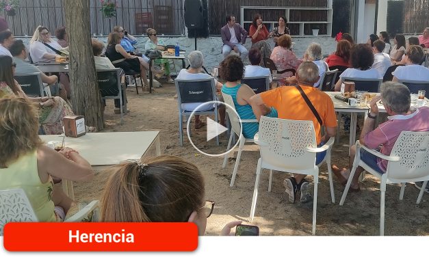 Blanca Fernández se reúne con asociaciones y colectivos para dialogar sobre las políticas de Igualdad