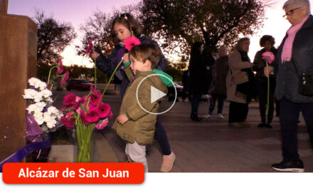 Flores en homenaje al recuerdo de las víctimas de violencia de género el 25N