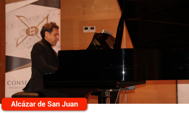 El pianista Diego Ramos interpreta la última composición de José Zárate