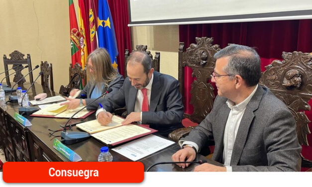 El Ayuntamiento firma convenio con Acuaes