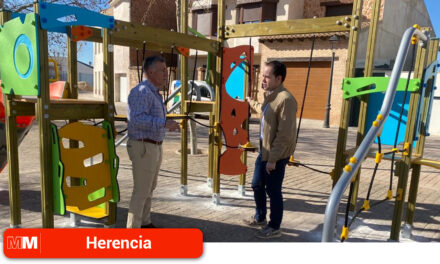 Nuevo parque infantil en el barrio de San Antón