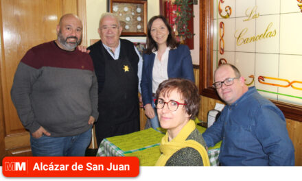 La alcaldesa asiste a la comida solidaria de Manos Unidas en Las Cancelas