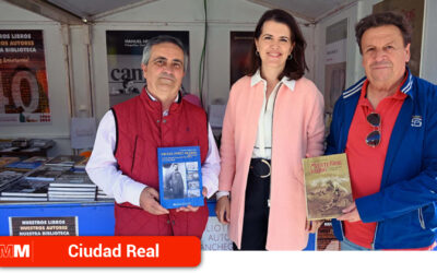 María Jesús Pelayo visita el stand de la BAM con motivo del Día del Libro