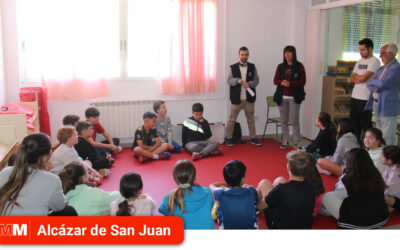 Antonio Moreno visita el Taller de Animación a la Lectura en el CEIP Gloria Fuertes