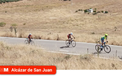 Alrededor de 70 corredores participan en el regreso de la mítica Vuelta Ciclista a Alcázar